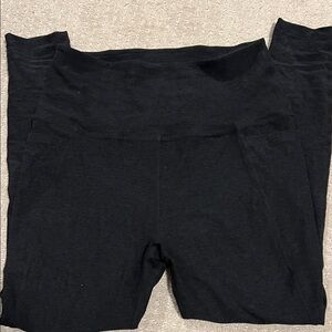 Beyond Yoga Charcoal pocket Leggings 7/8 length